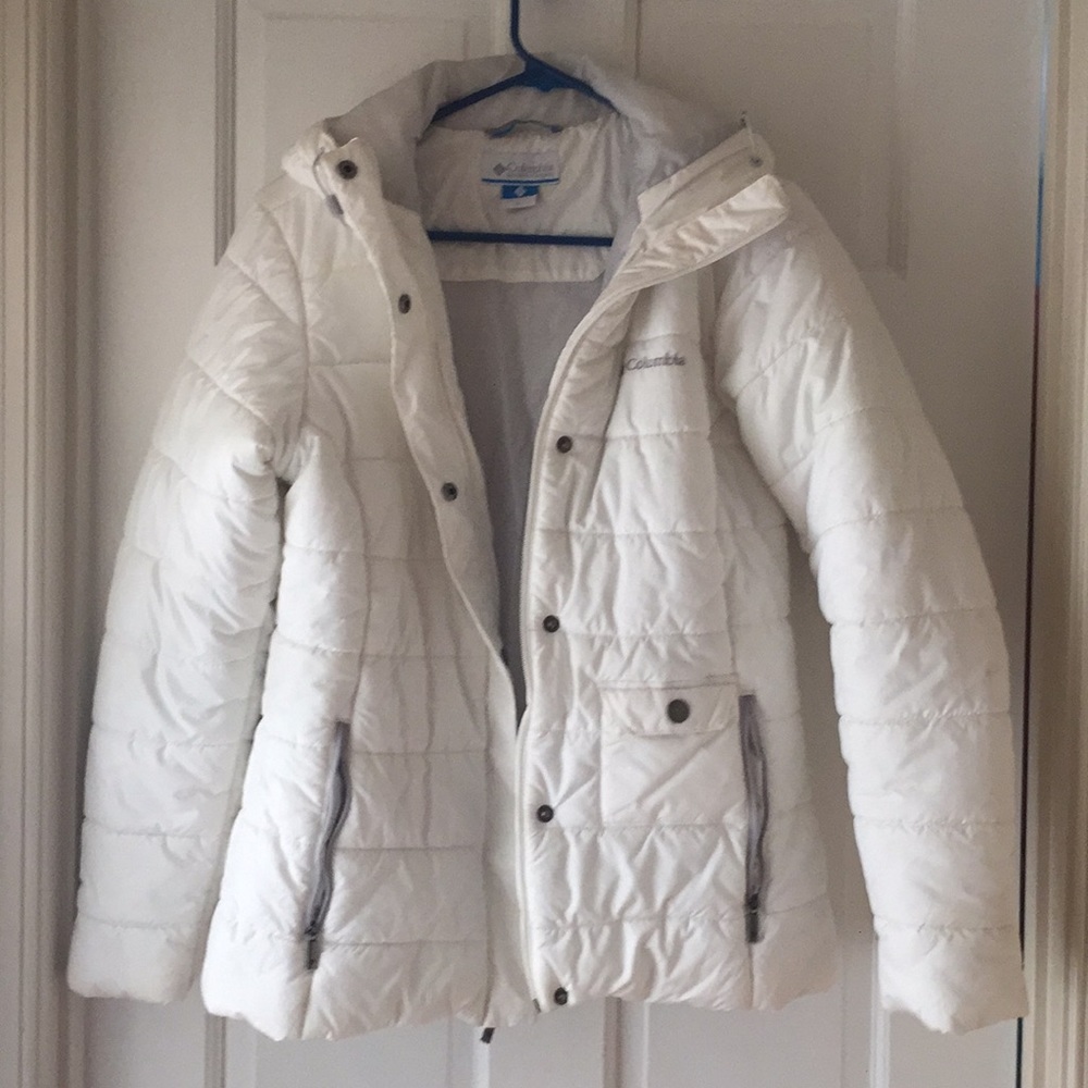 White Columbia women's puffer jacket